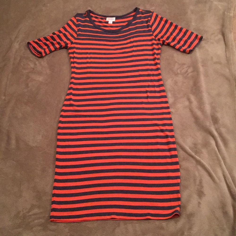 LuLaRoe Julia size Small